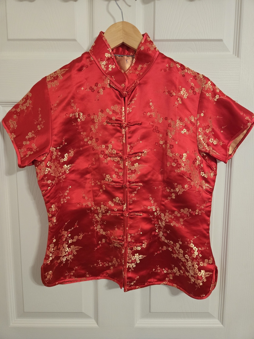 Women's Red Floral Satin Mandarin Collar Top No Tags